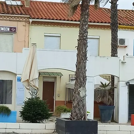 Holiday home Barcares Village - - - 4/9p+cour 3 Etoil Le Barcares